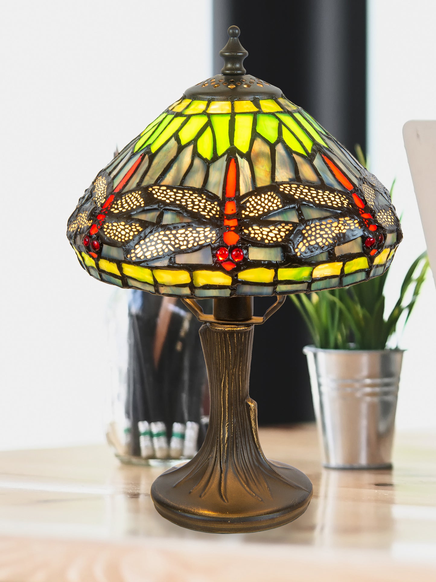 Wynstan Dragonfly Tiffany Table Lamp
