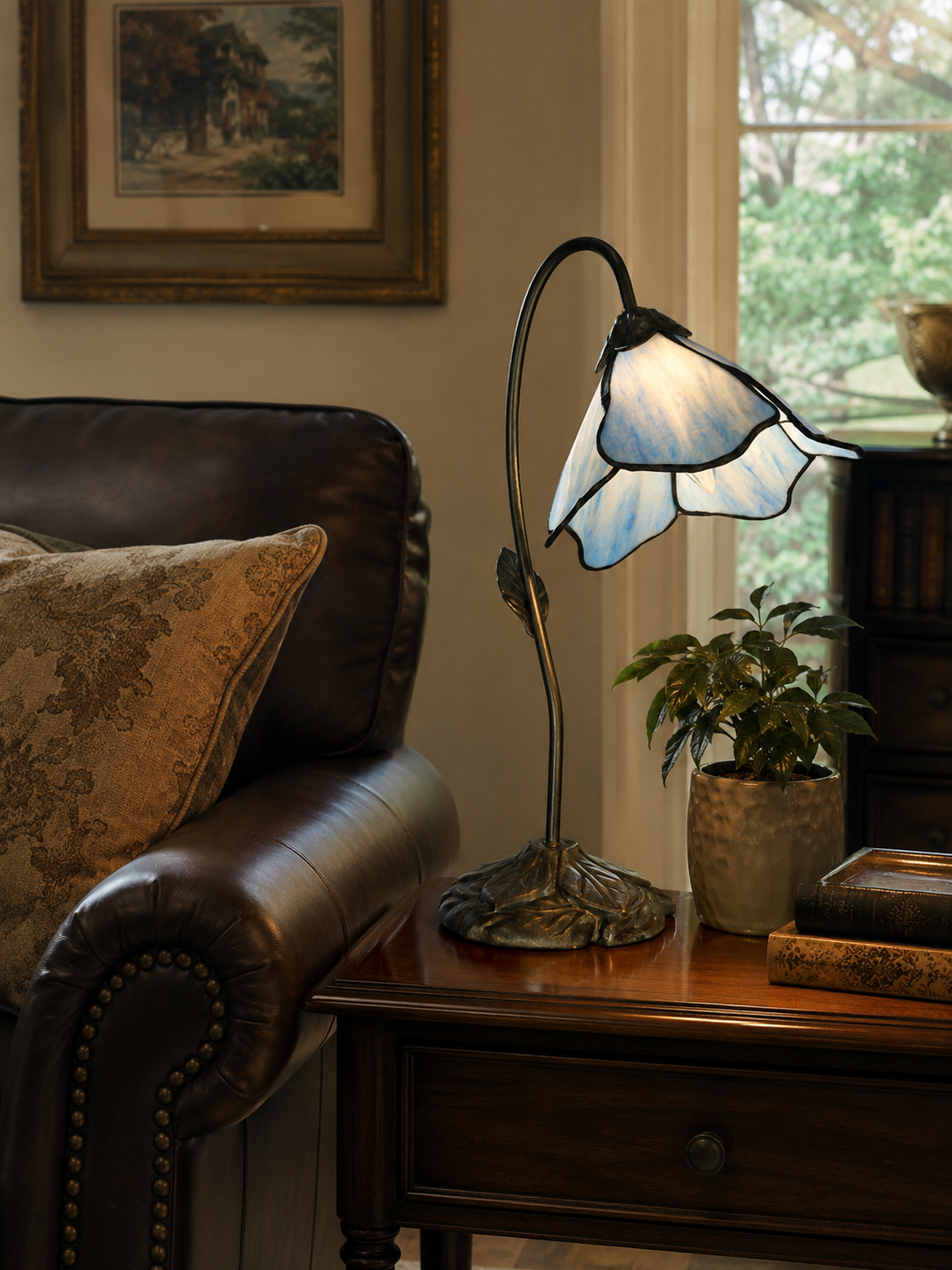 Poelking 1-Light Blue Lily Tiffany Table Lamp