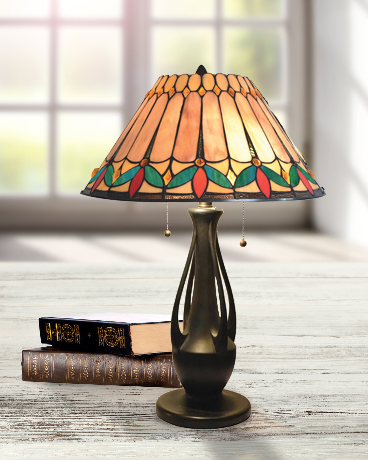 Jardin Tiffany Table Lamp