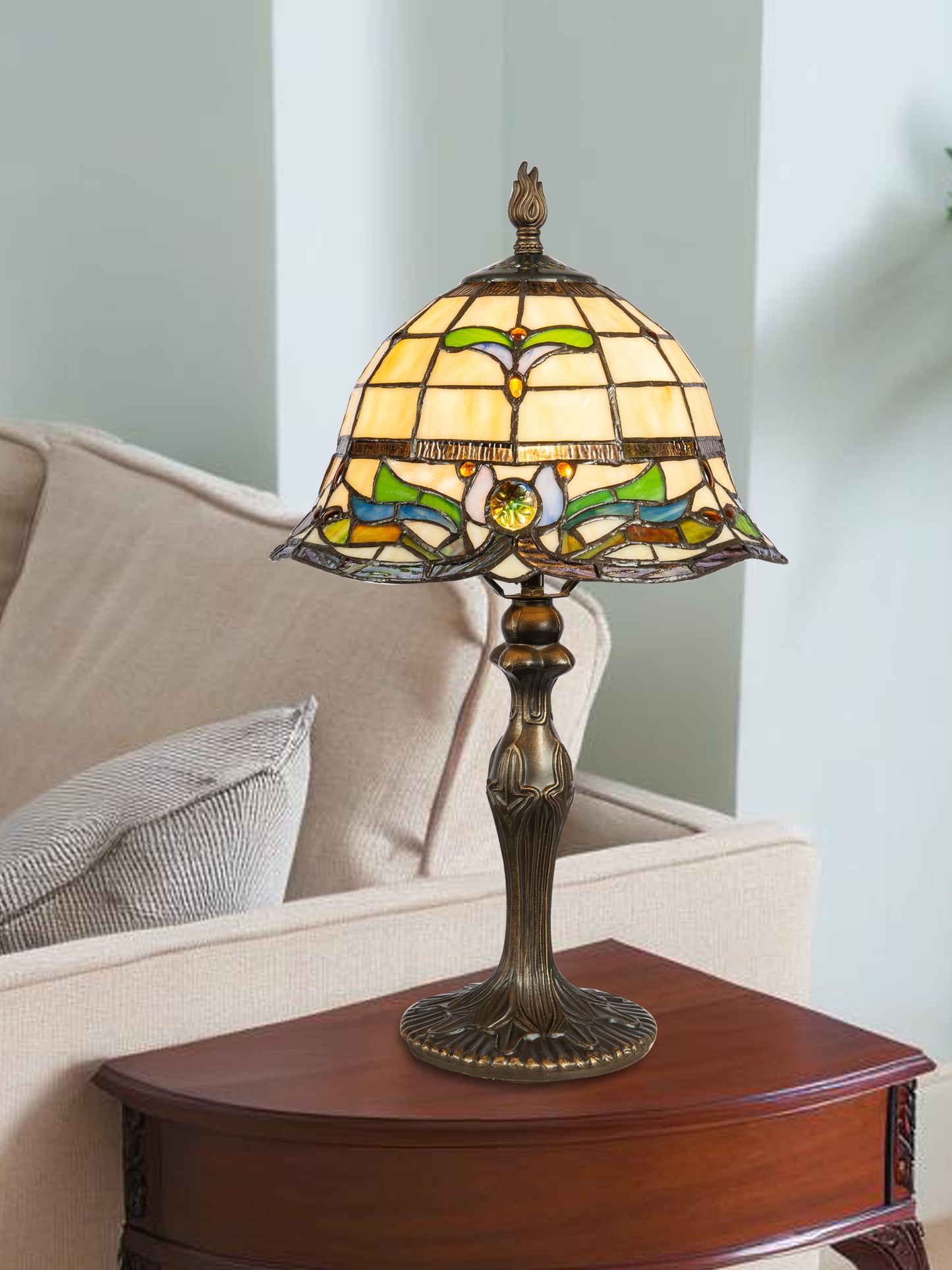 Jassmyne Tiffany Table Lamp